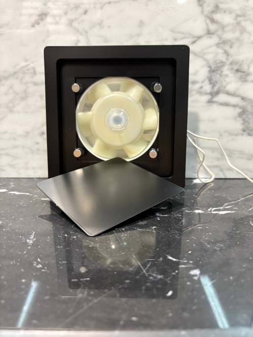 Диффузор на магнитах с вентилятором для потолков ТД100 черный квадратный 100 мм